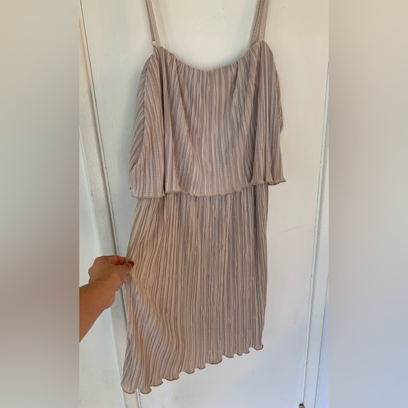 Forever 21 spaghetti, strap,￼ midi gold dress size medium - Picture 4 of 6